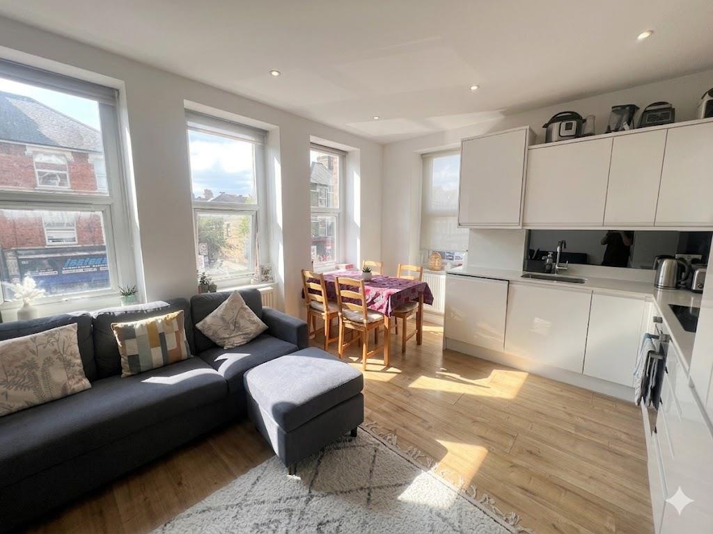 1 bed property in 34-35 Grand Parade, Haringey